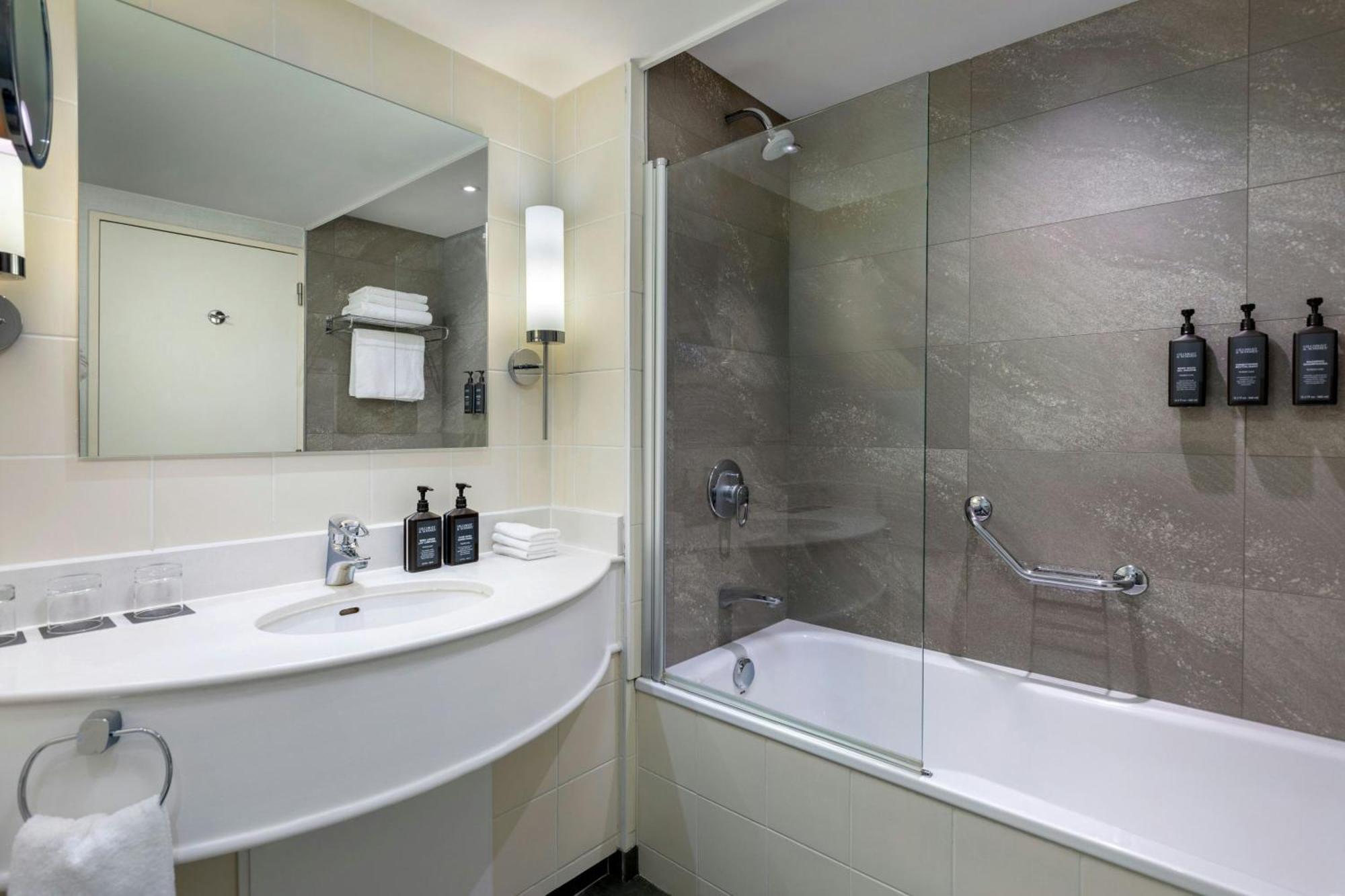 Rom Club Level med king-size-seng